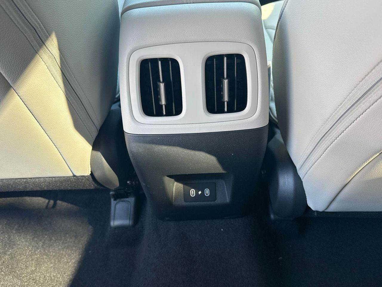 New 2026 White Hyundai SEL Premium FWD image 26