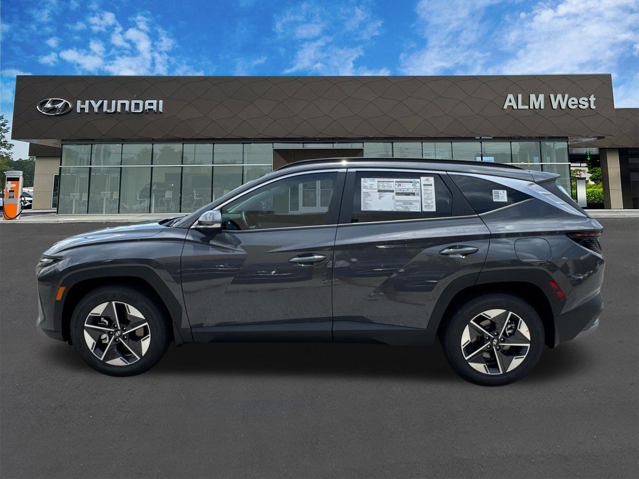 New 2026 Gray HYUNDAI SEL Premium FWD image 9