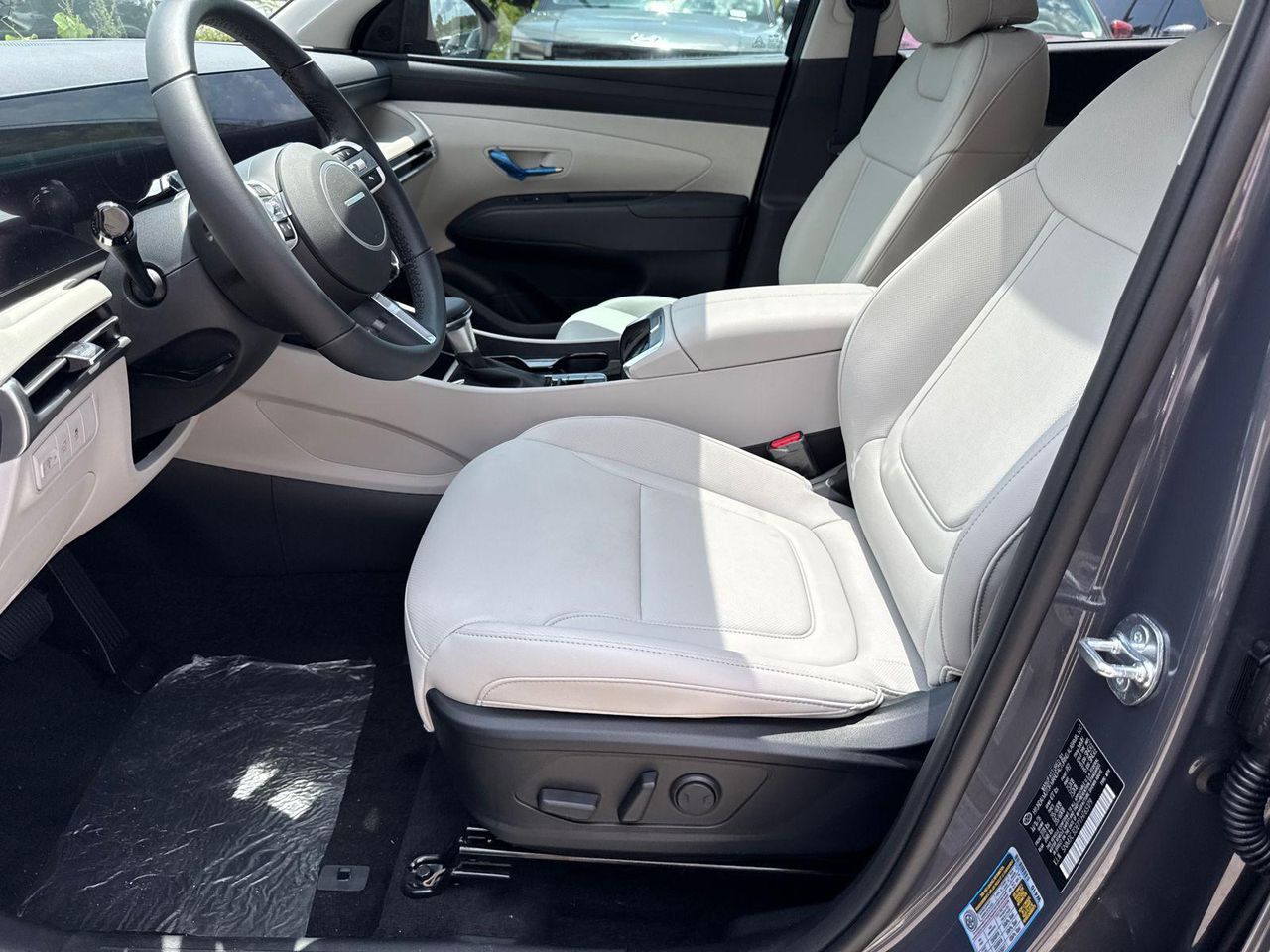 New 2026 Gray HYUNDAI SEL Premium FWD image 10