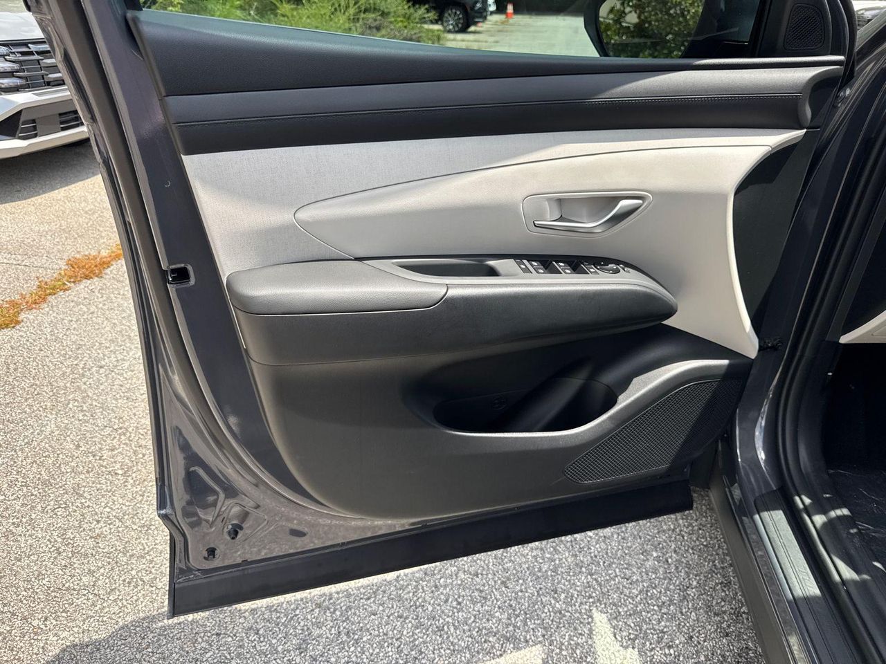 New 2026 Gray HYUNDAI SEL Premium FWD image 11