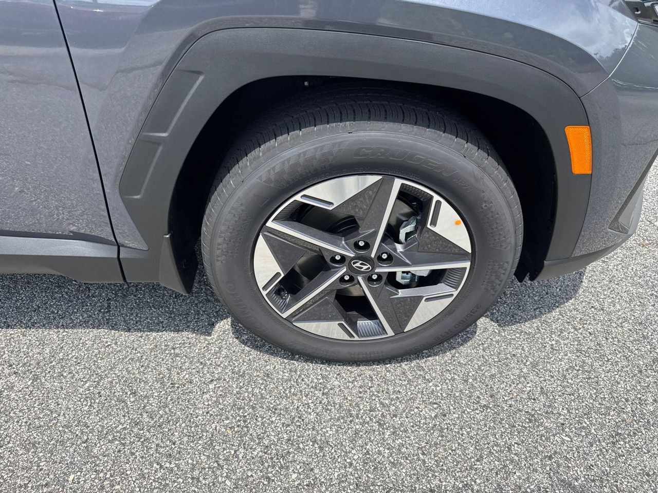 New 2026 Gray HYUNDAI SEL Premium FWD image 13