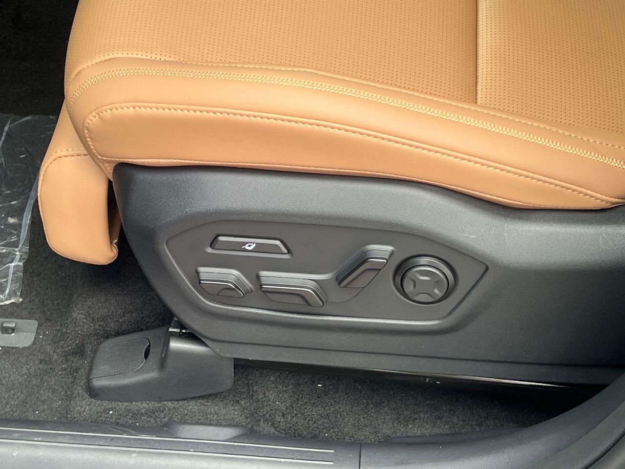 New 2026 Gray HYUNDAI Calligraphy FWD image 11