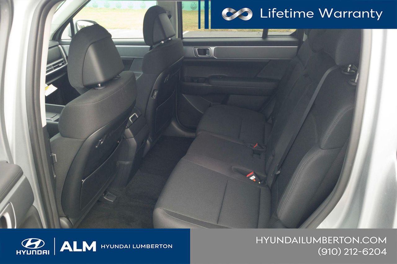 New 2027 Shimmering Silver Hyundai SE FWD image 17
