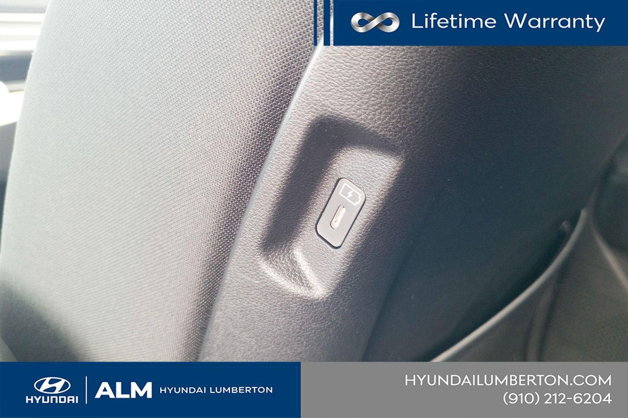 New 2027 Shimmering Silver Hyundai SE FWD image 21