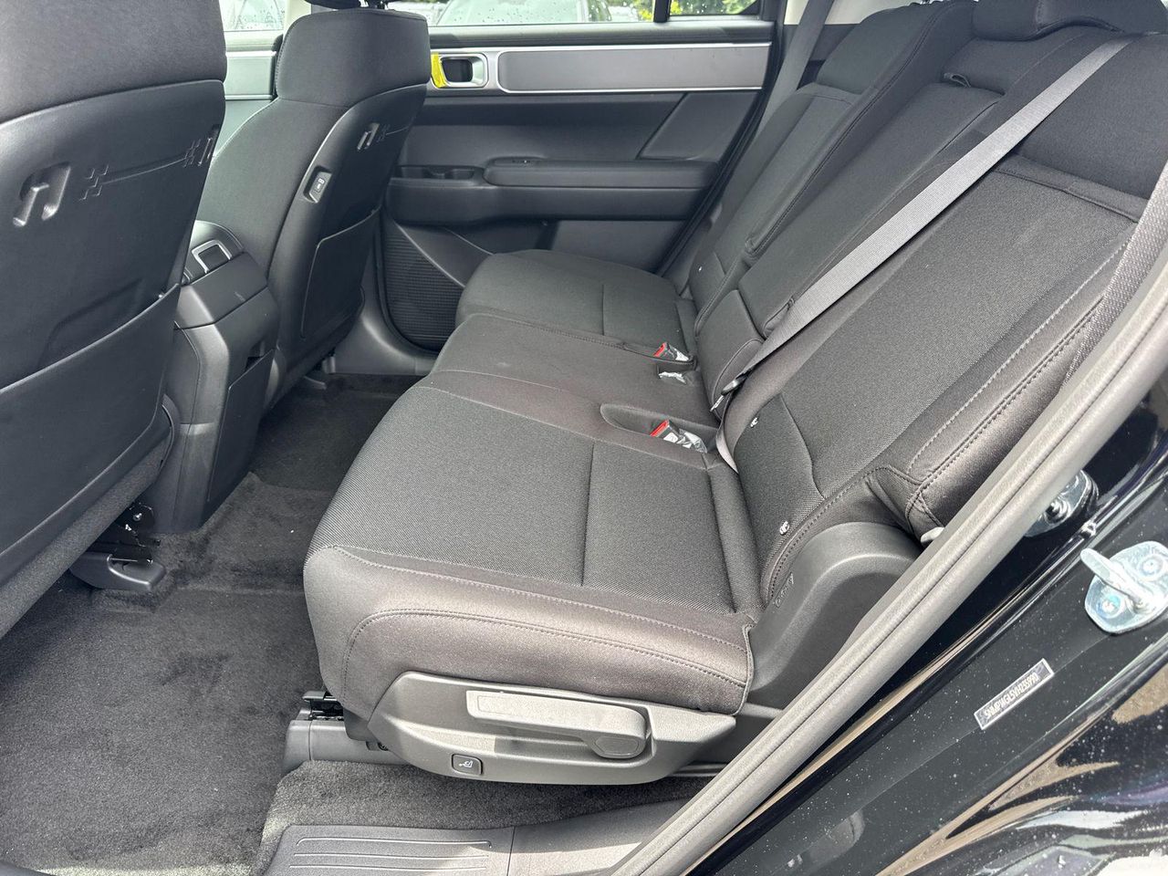 New 2027 Black Hyundai SE FWD image 22