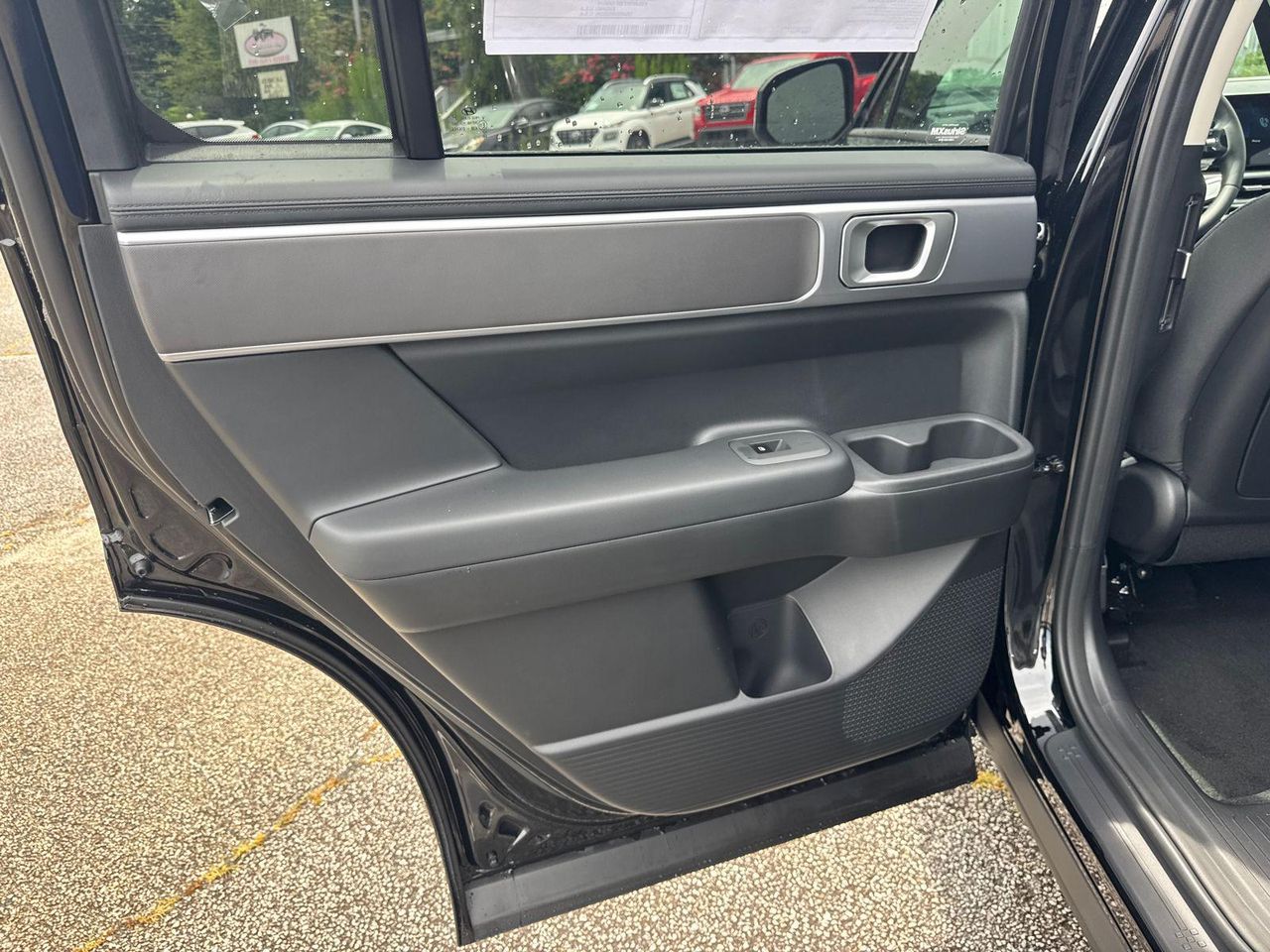 New 2027 Black Hyundai SE FWD image 23