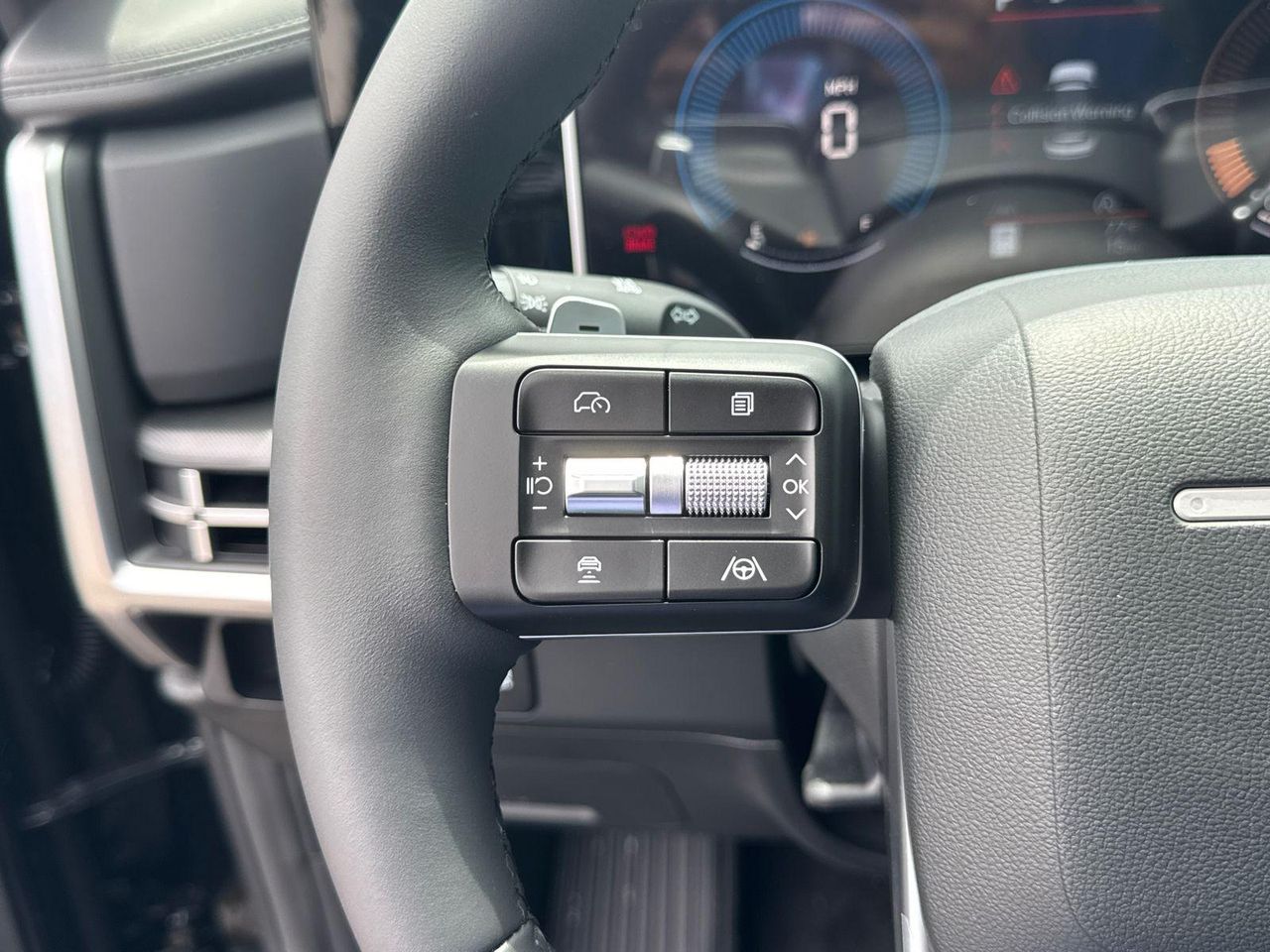 New 2027 Black Hyundai SE FWD image 26