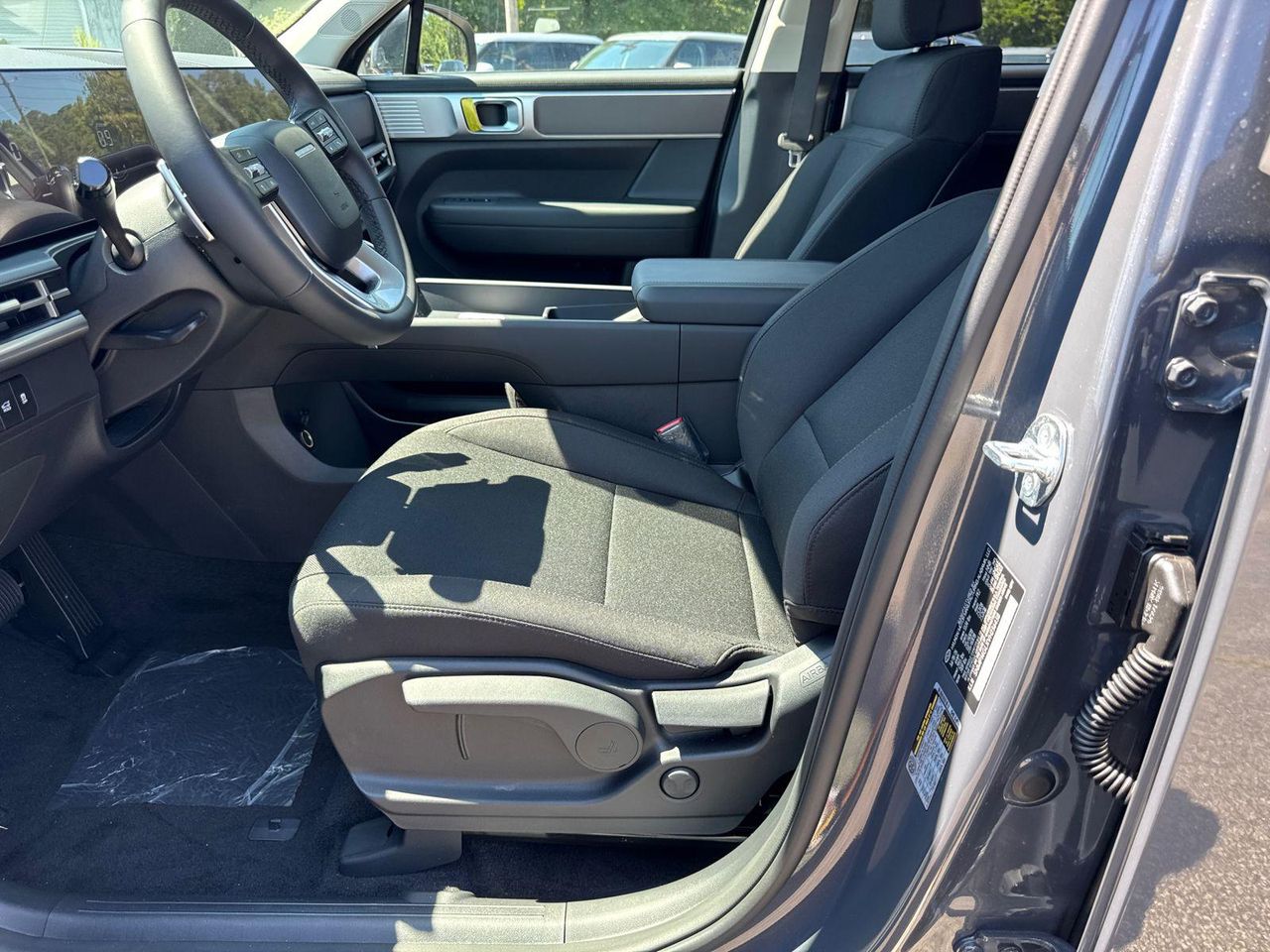 New 2027 Gray Hyundai SE FWD image 10