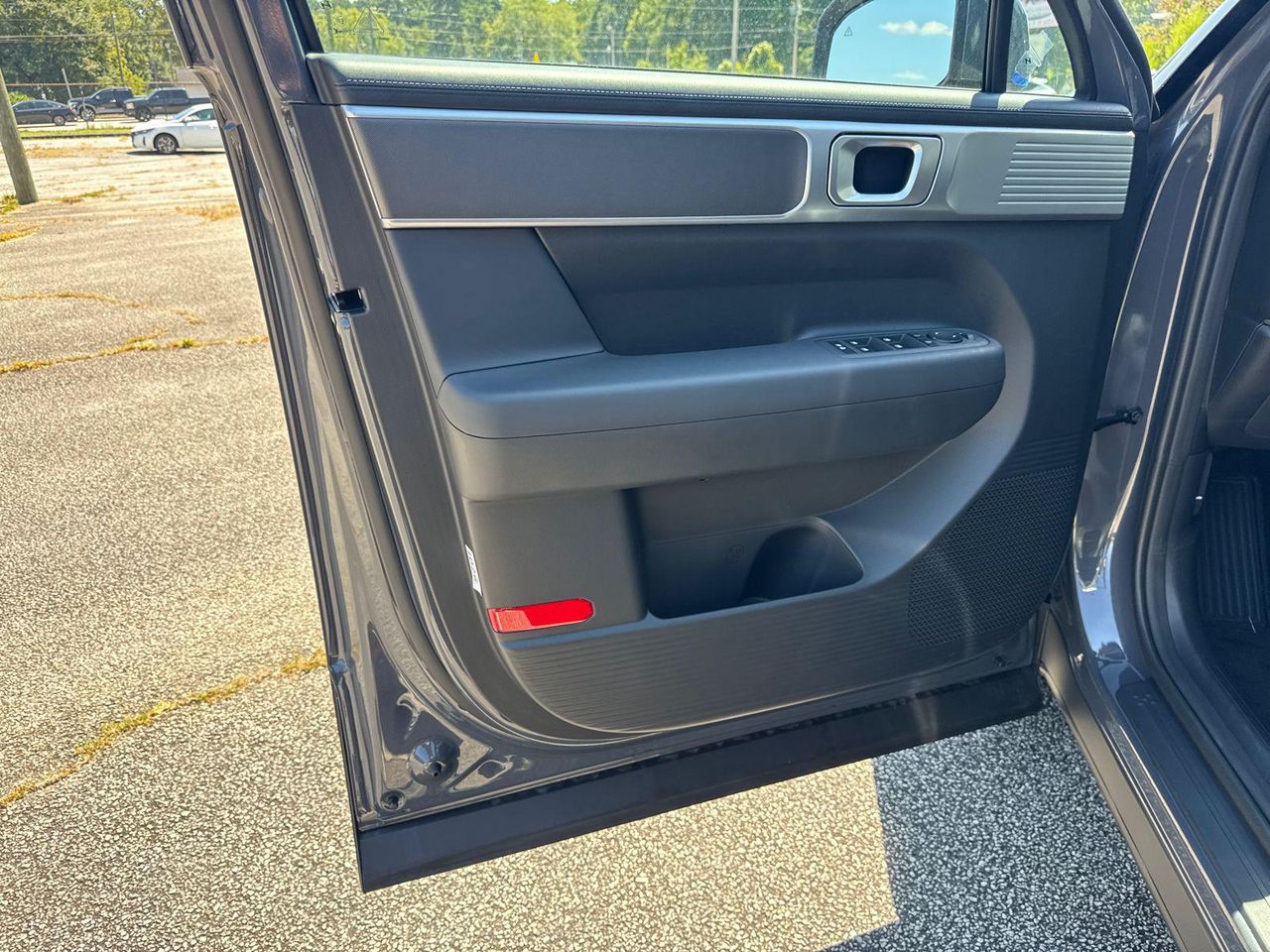 New 2027 Gray Hyundai SE FWD image 11