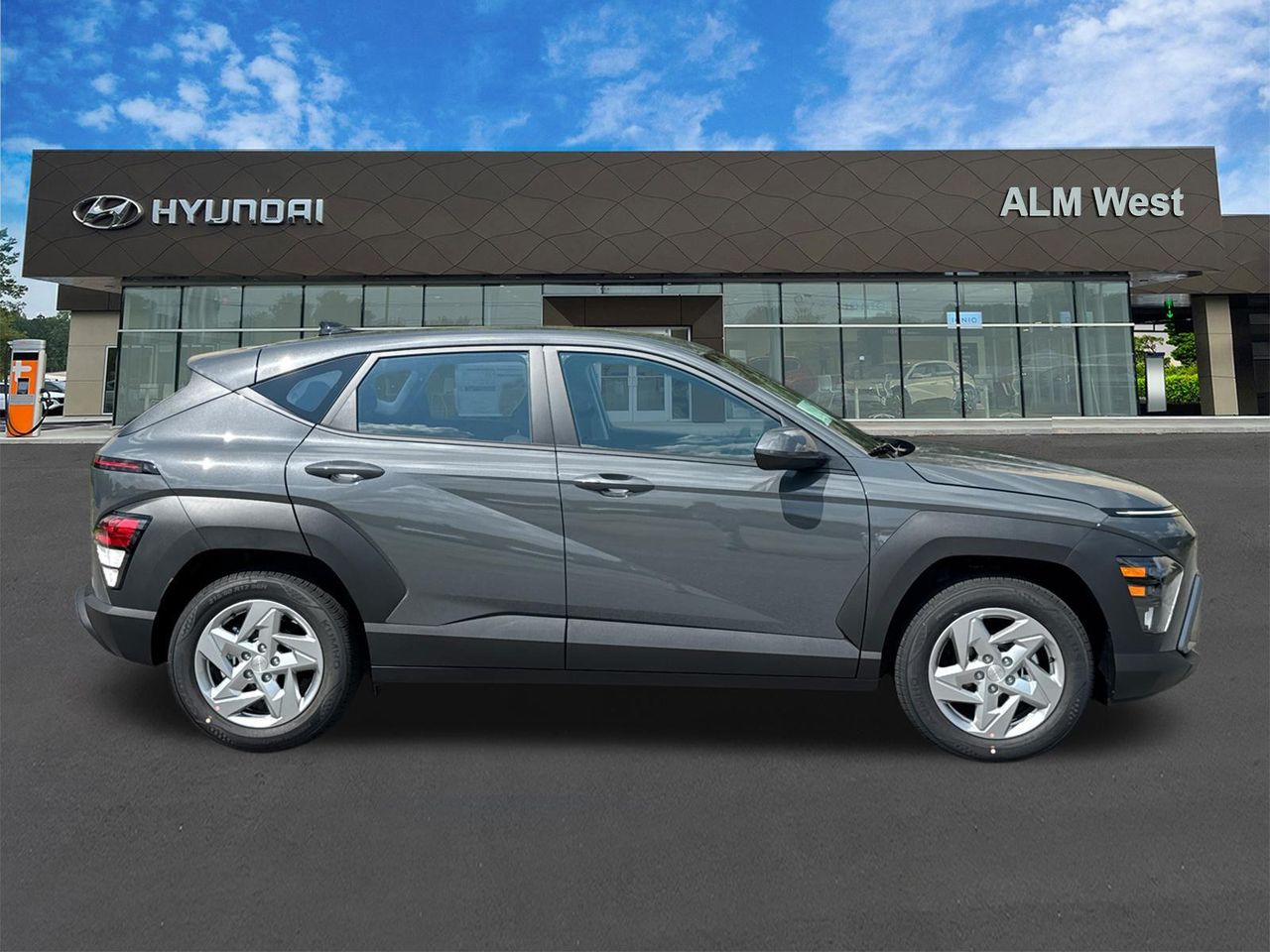 New 2027 Gray Hyundai SE FWD image 5