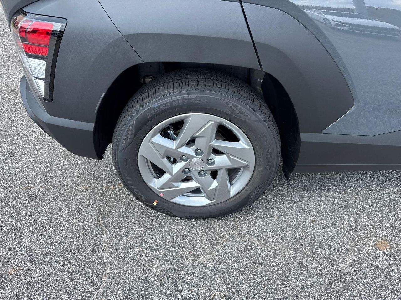 New 2027 Gray Hyundai SE FWD image 18