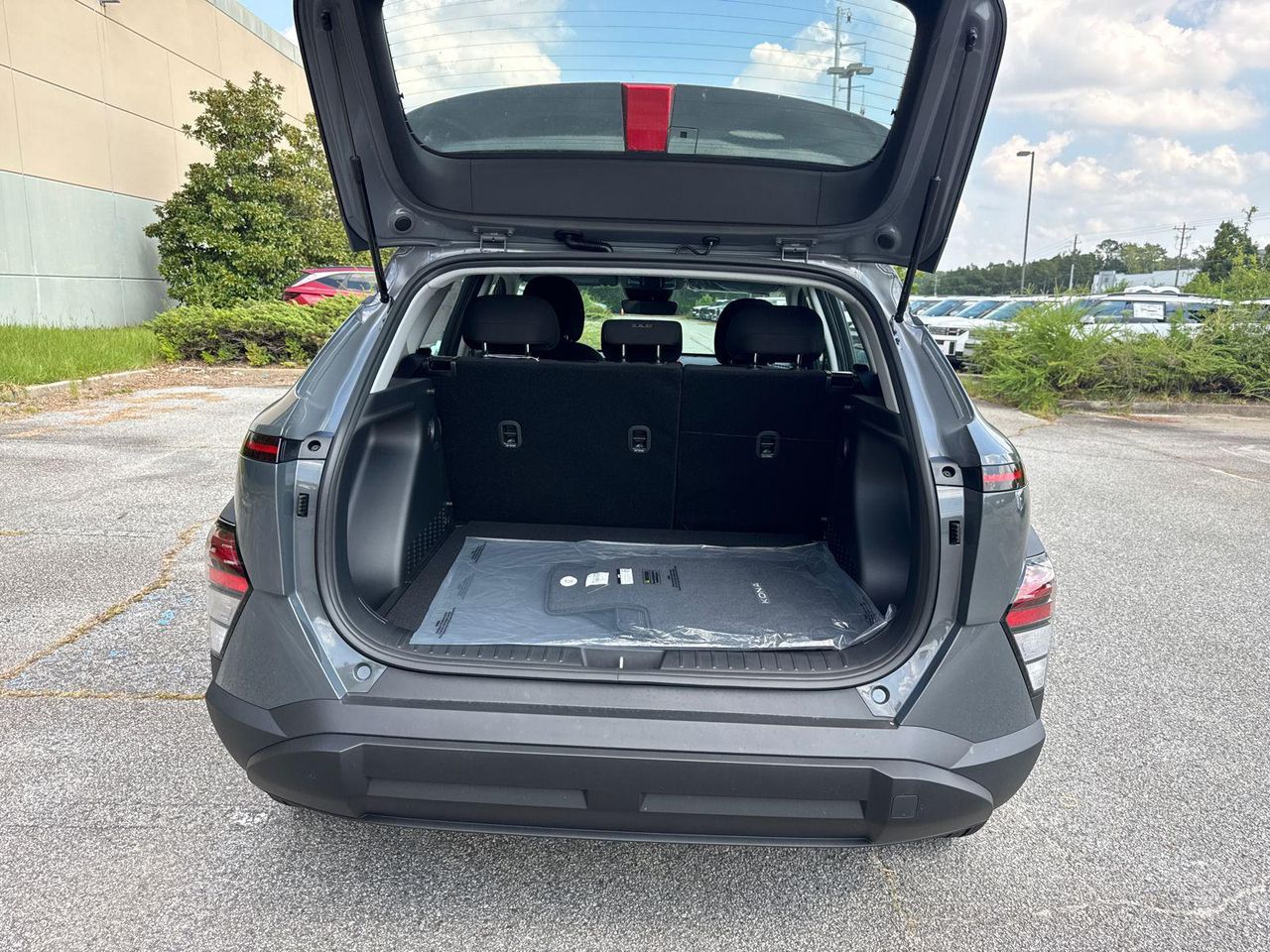New 2027 Gray Hyundai SE FWD image 19