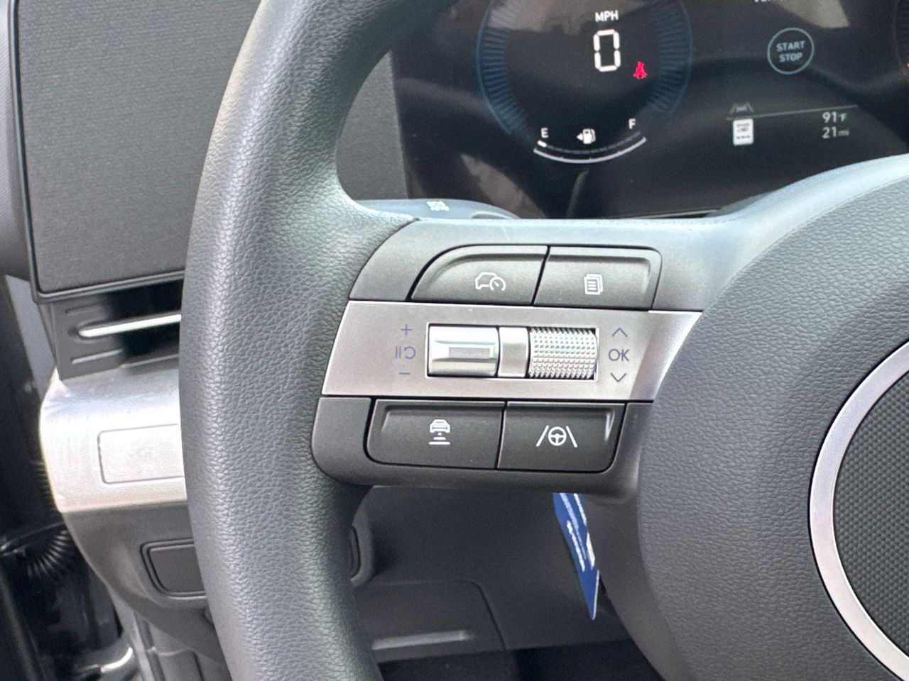 New 2027 Gray Hyundai SE FWD image 25
