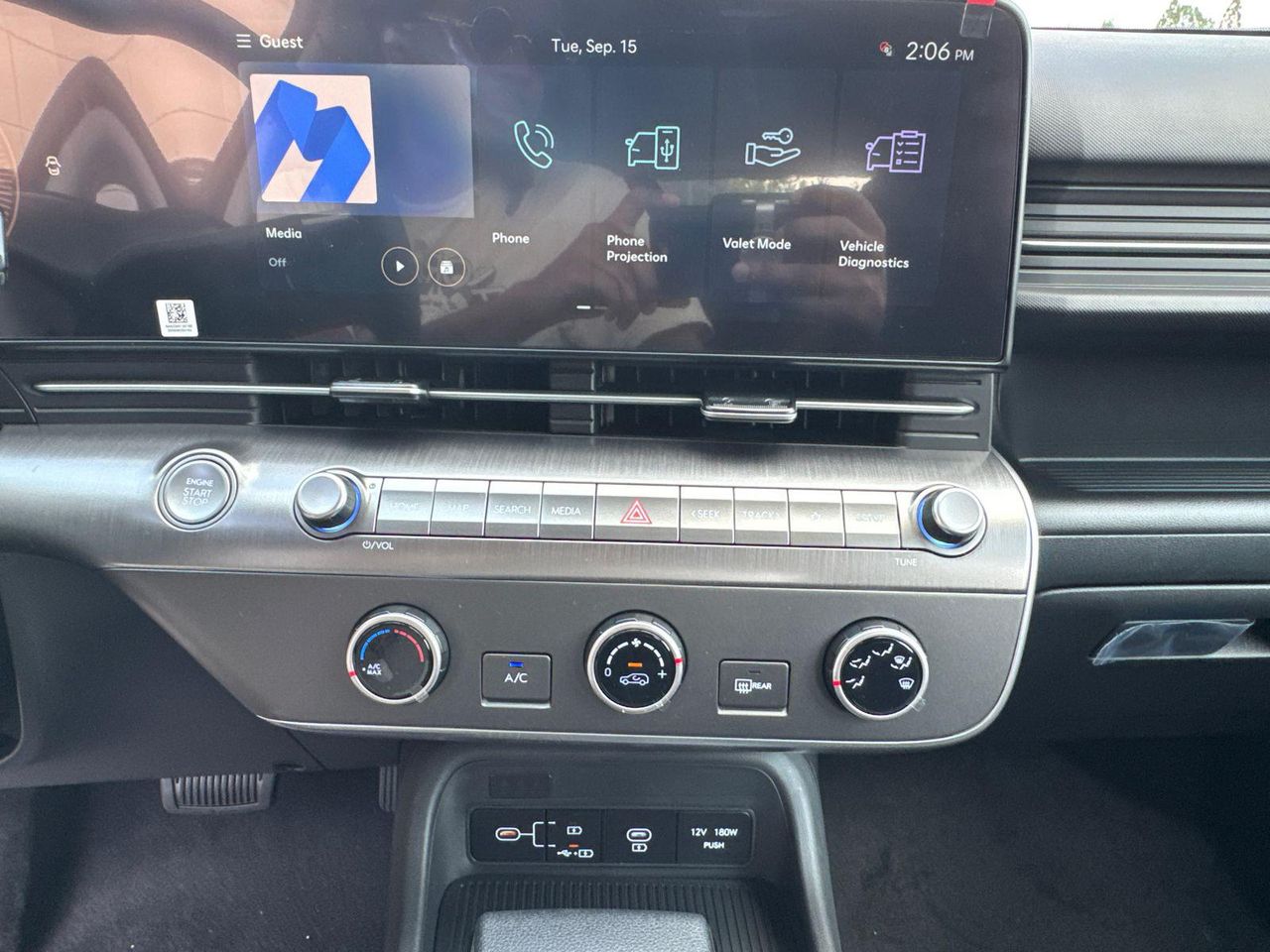 New 2027 Gray Hyundai SE FWD image 28