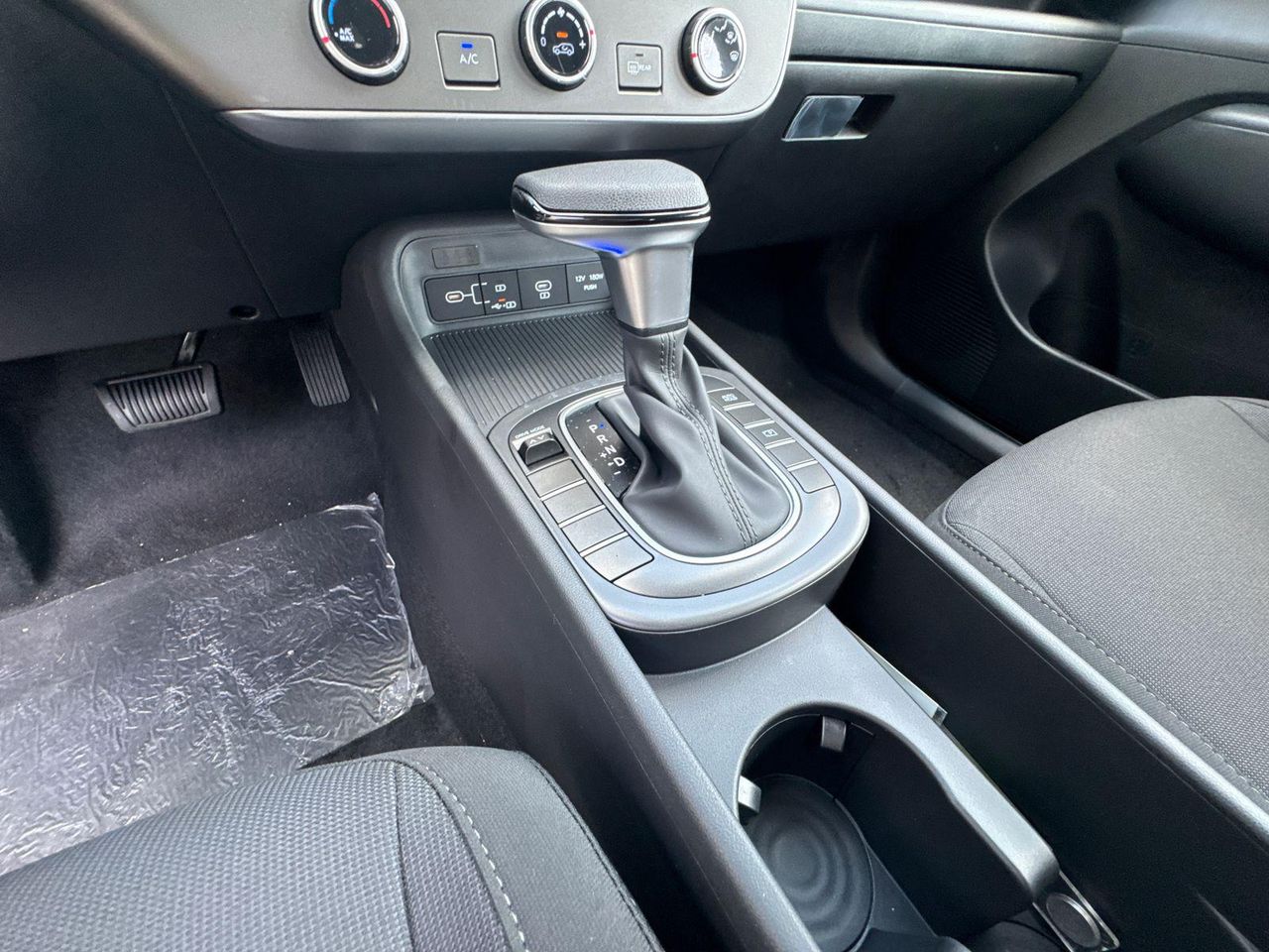 New 2027 Gray Hyundai SE FWD image 30