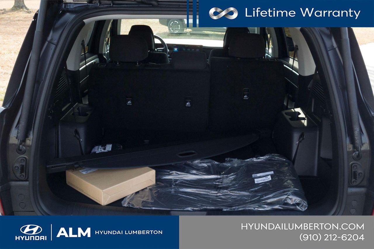 New 2027 Phantom Black Hyundai SE FWD image 8