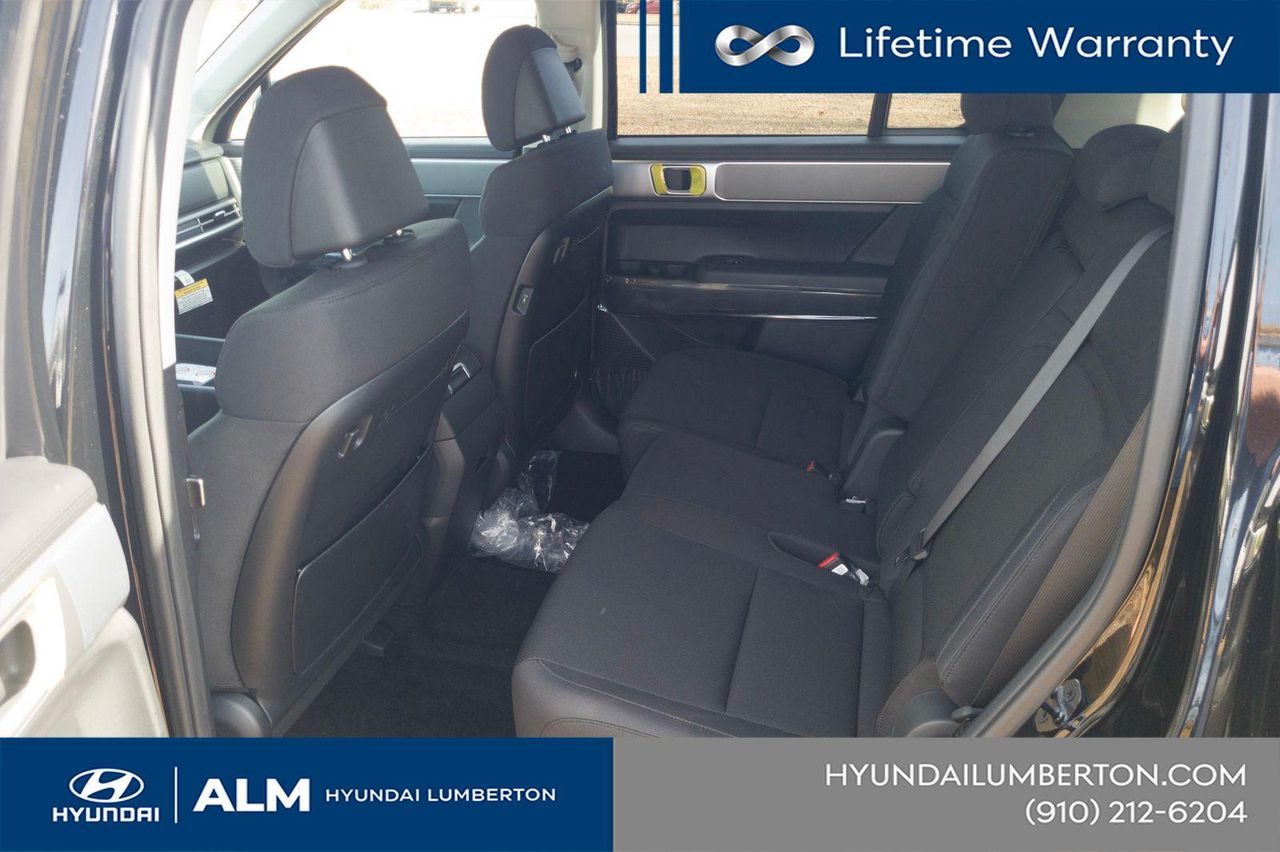 New 2027 Phantom Black Hyundai SE FWD image 17