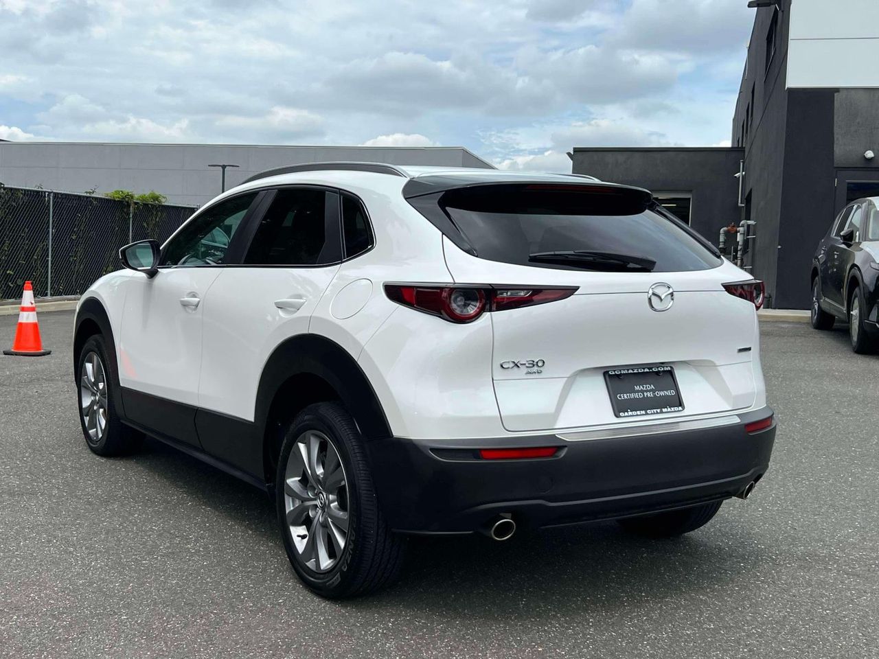 Used 2023 Snowflake White Pearl Mica Mazda 2.5 S Preferred image 6