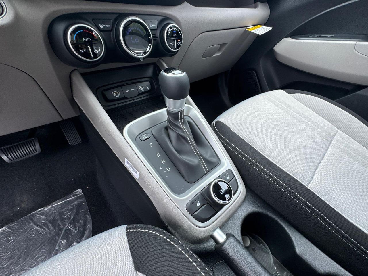New 2026 Silver Hyundai SEL image 31
