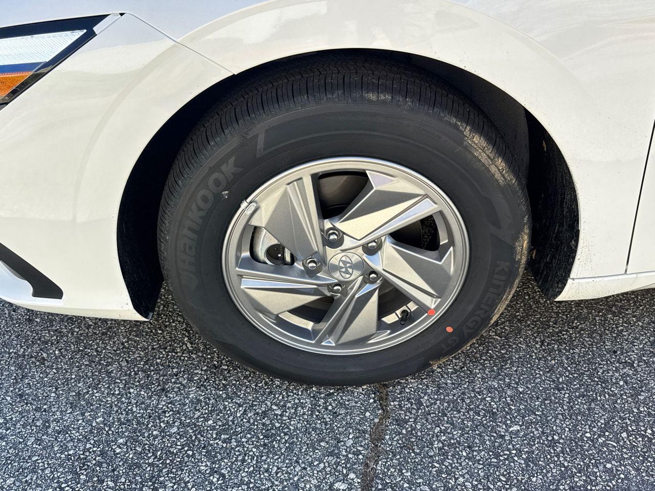 New 2026 White Hyundai SE image 12