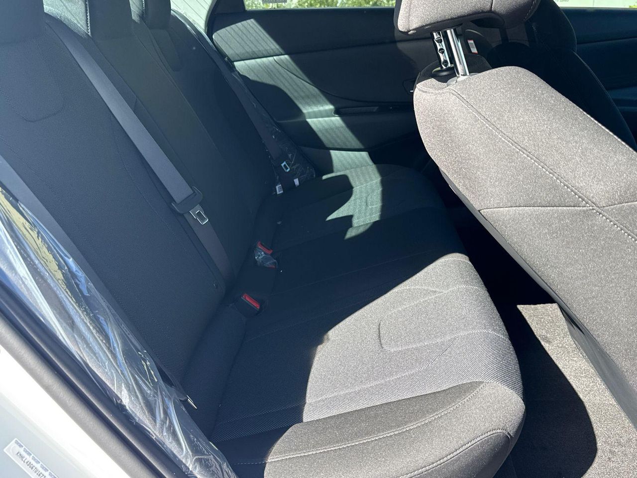 New 2026 White Hyundai SE image 16