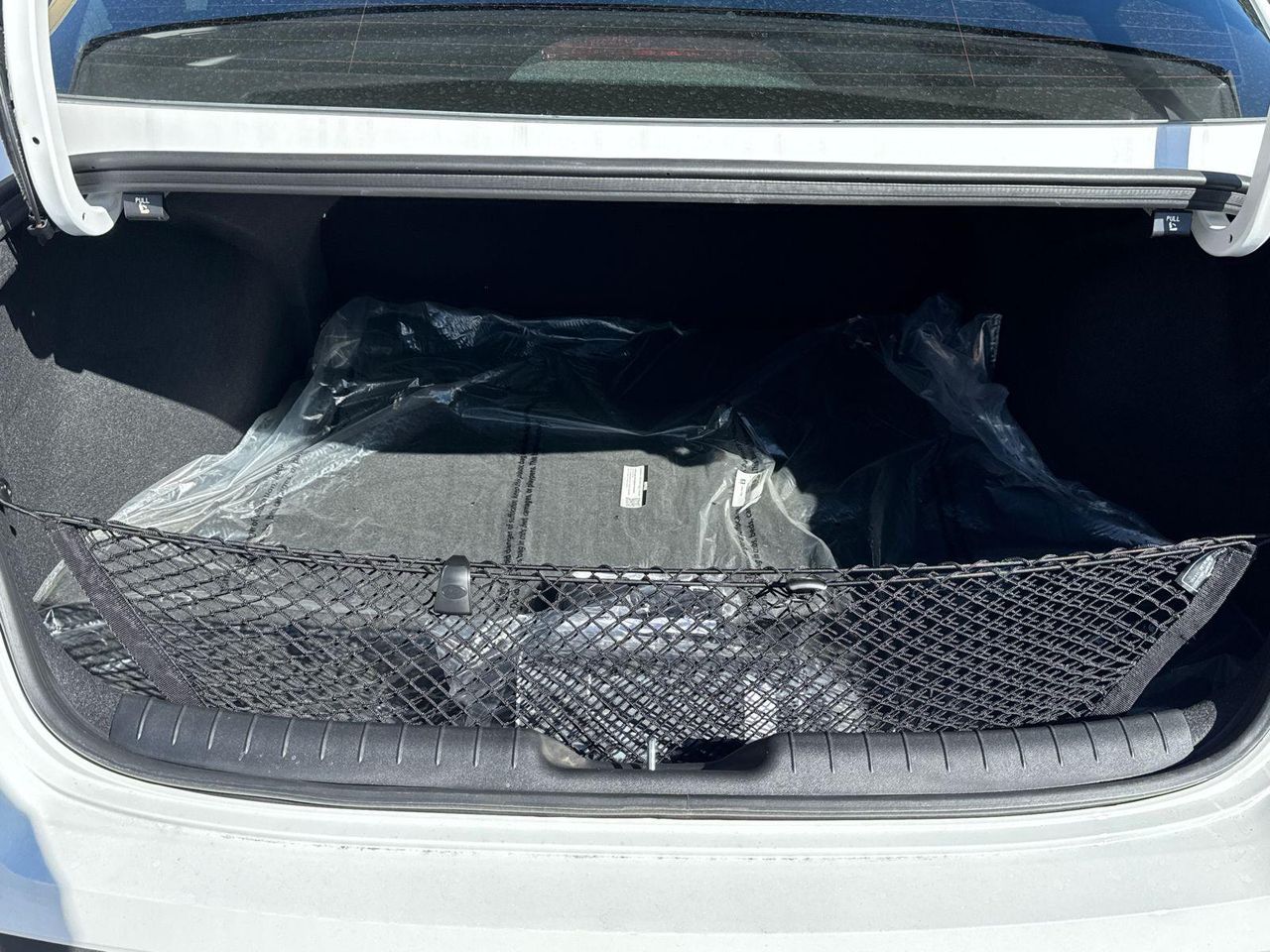 New 2026 White Hyundai SE image 19