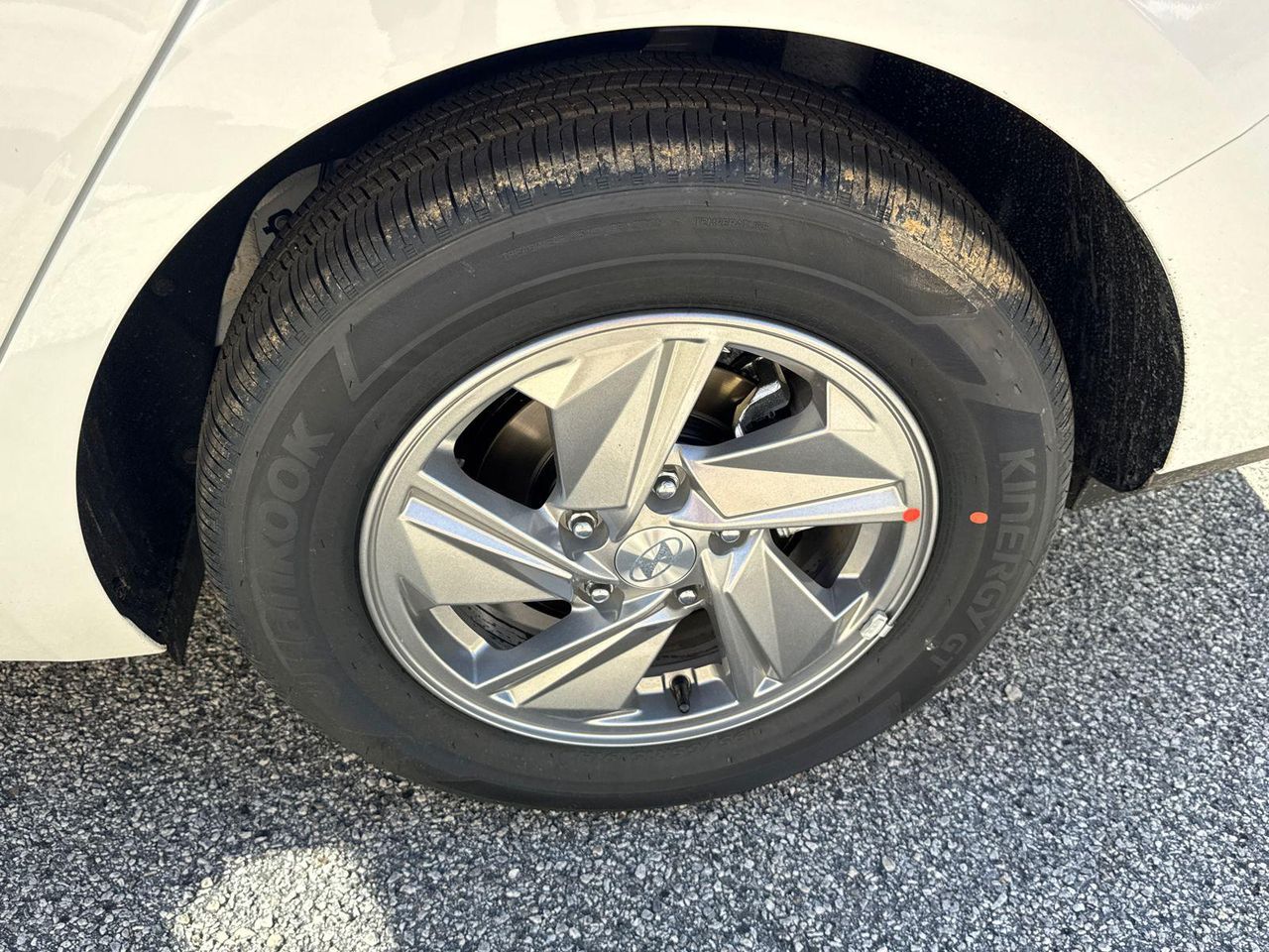 New 2026 White Hyundai SE image 20