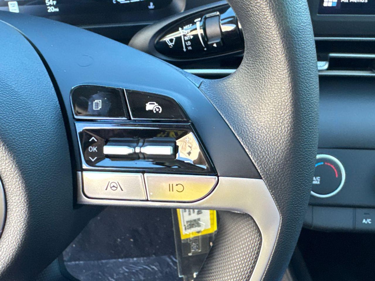 New 2026 White Hyundai SE image 27