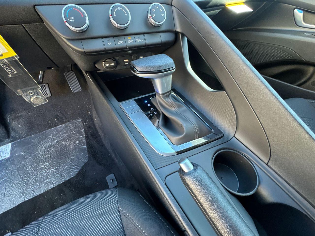 New 2026 White Hyundai SE image 31