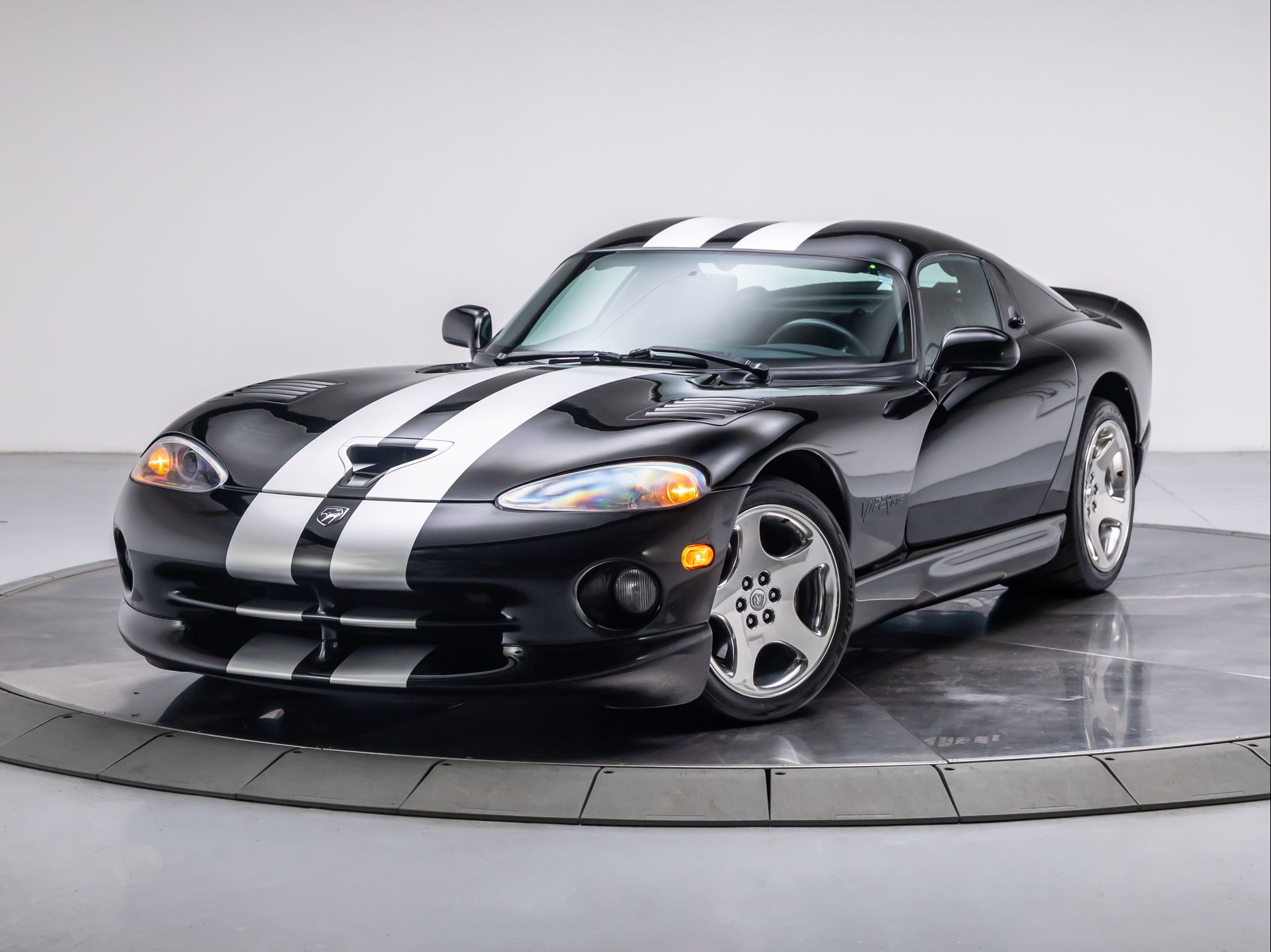 2000 Dodge Viper GTS Coupe RWD Coupe Rear-Wheel Drive