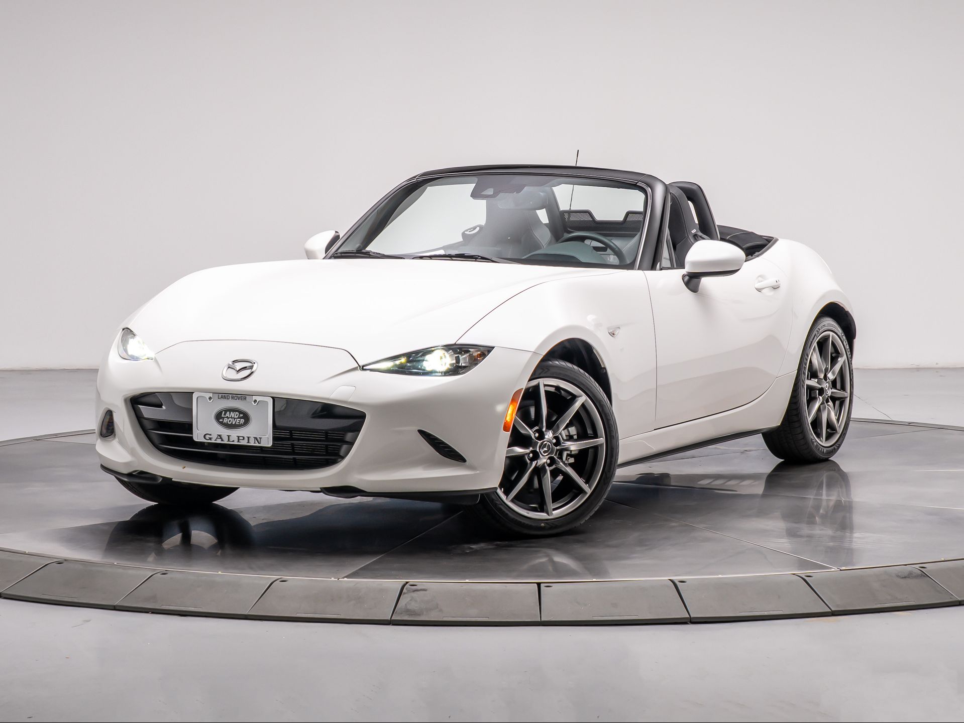 SNOWFLAKE WHITE PEARL 2023 Mazda MX-5 Miata Convertible Rear-Wheel Drive Automatic
