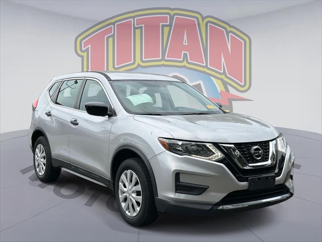 2017 Nissan Rogue S [2]