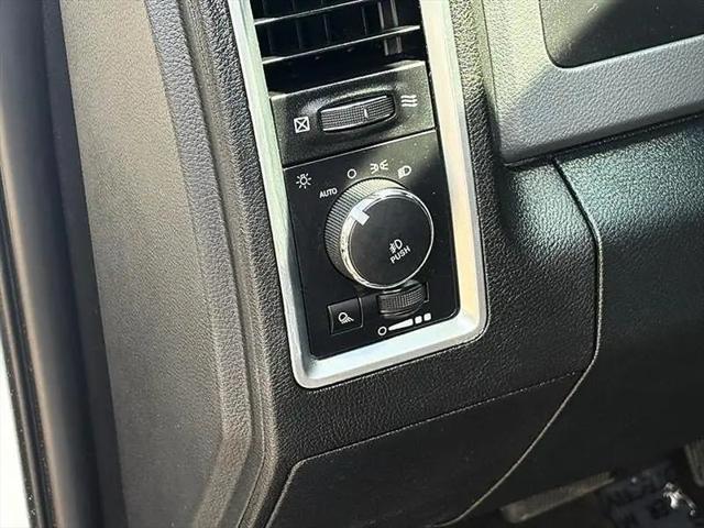 2017 Ram 1500 Big Horn Crew Cab 4x4 6'4" Box
