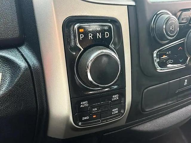 2017 Ram 1500 Big Horn Crew Cab 4x4 6'4" Box