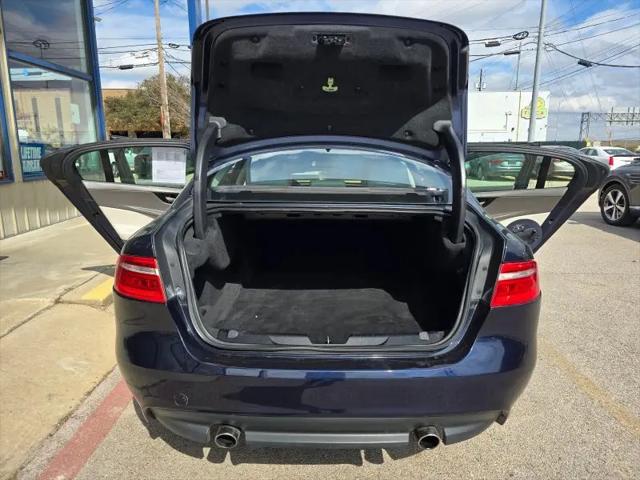 2017 Jaguar XE 25t