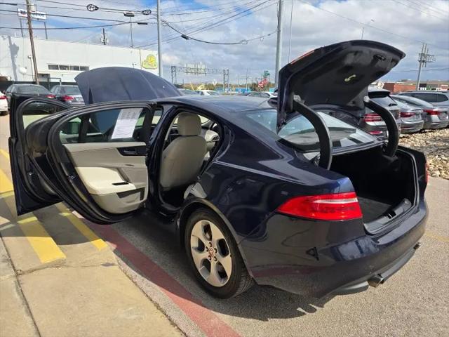 2017 Jaguar XE 25t