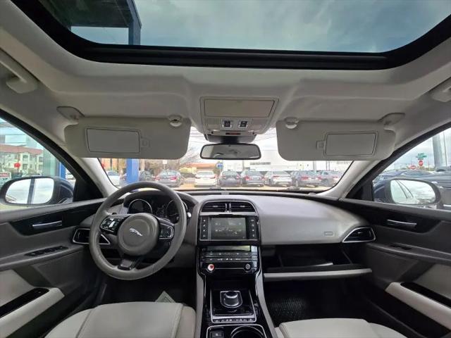 2017 Jaguar XE 25t