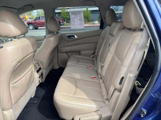 2019 Nissan Pathfinder SL