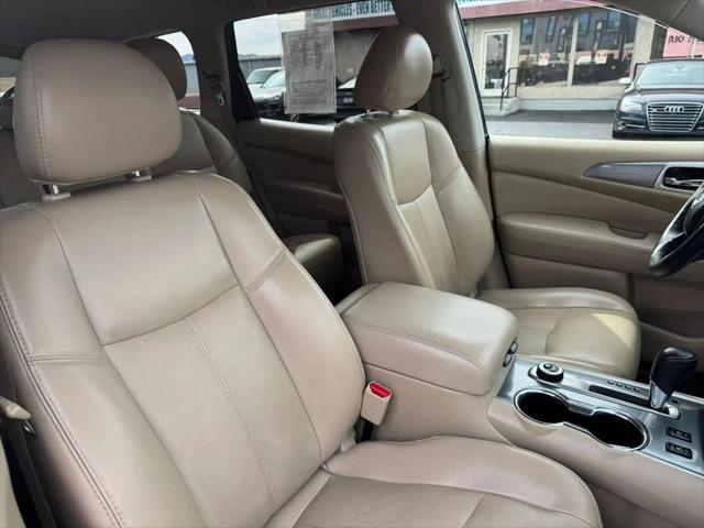 2019 Nissan Pathfinder SL
