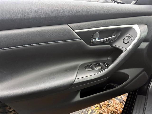 2018 Nissan Altima 2.5 SR [12]