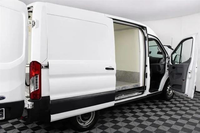 2015 Ford Transit T-250 130" Med Rf 9000 GVWR Sliding RH Dr