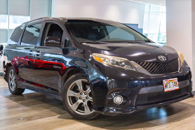 2017 Toyota Sienna SE 8 Passenger for sale in Honolulu, HI