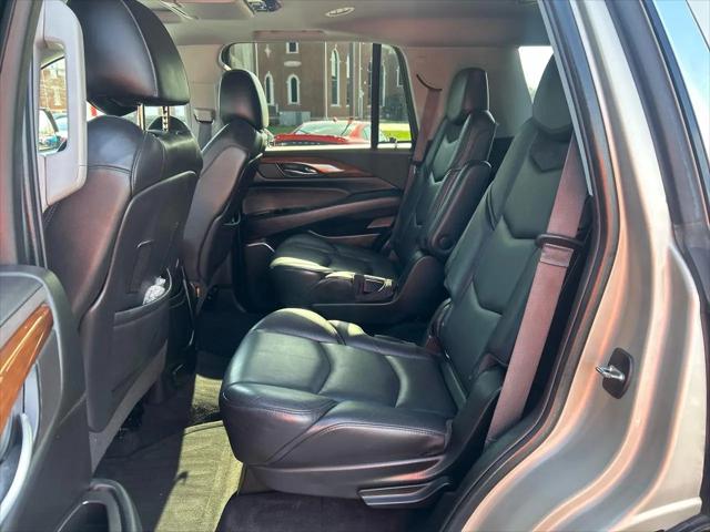 2017 Cadillac Escalade Luxury