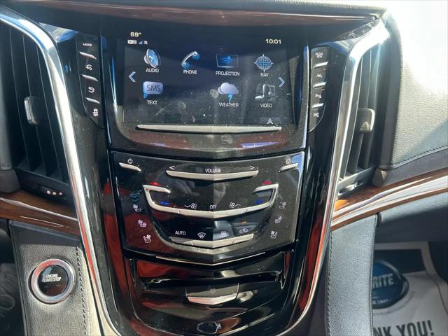 2017 Cadillac Escalade Luxury