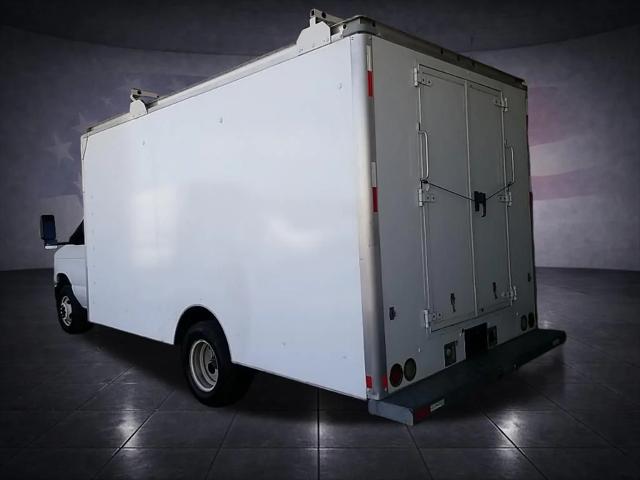 2015 Ford E-450 Cutaway Base