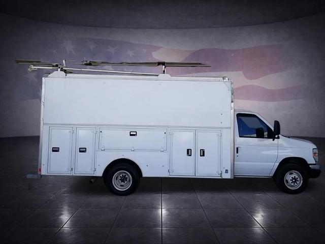 2015 Ford E-450 Cutaway Base