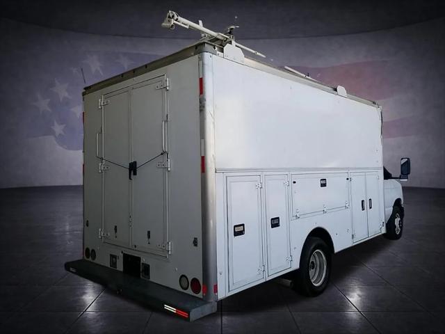 2015 Ford E-450 Cutaway Base