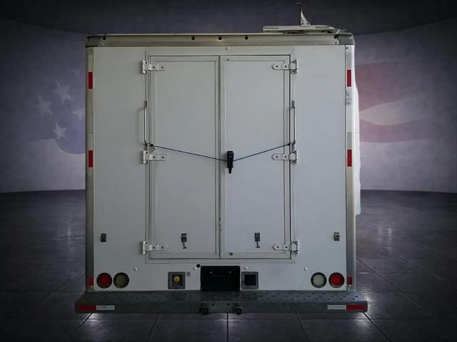 2015 Ford E-450 Cutaway Base