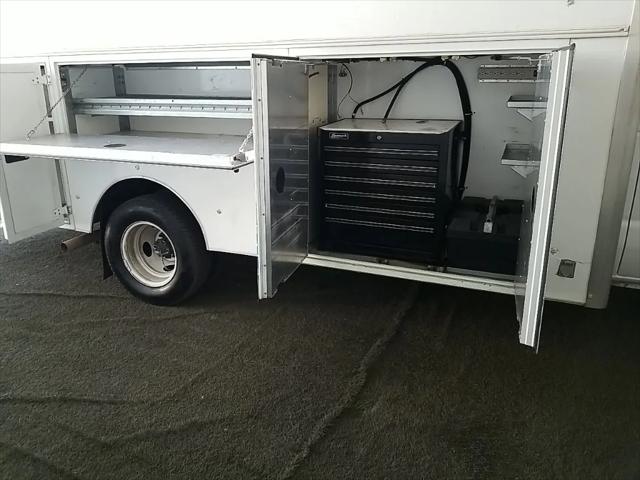 2015 Ford E-450 Cutaway Base