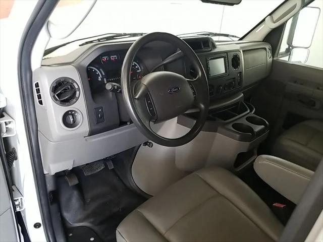 2015 Ford E-450 Cutaway Base